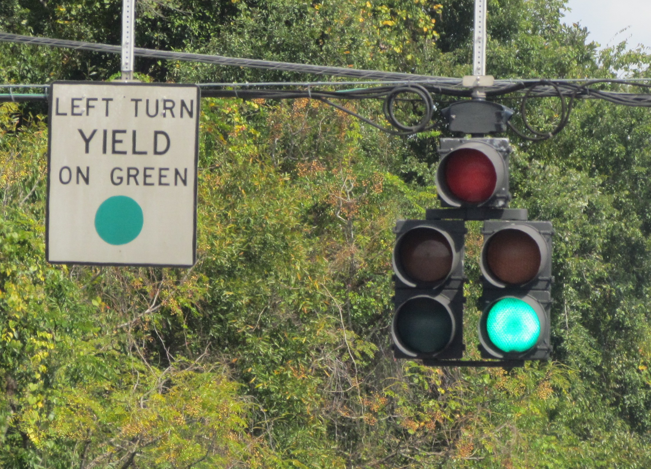 Light on right. Японский светофор. Turn right left Traffic Light. Traffic Light right turn. Yield on turn left